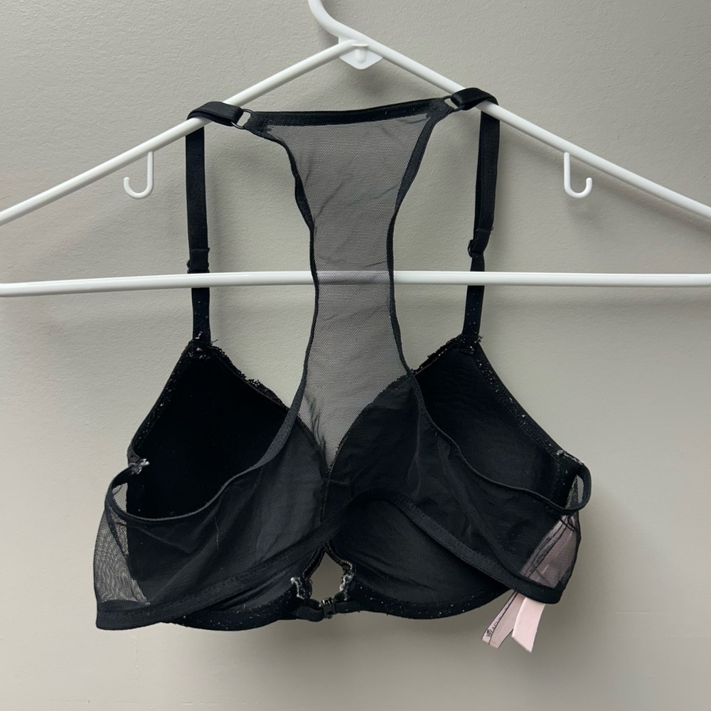 Victoria’s Secret Women’s Black Push‎ Up Front Closure Bra - Picture 2 of 3